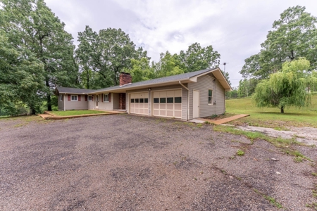 Country Home with Acreage in the Northern Arkansas Ozarks - image 9