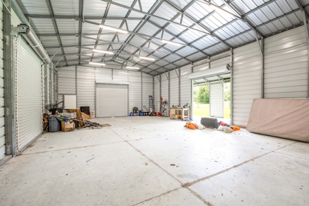 3 Br/2 Bath On 4 Acres With 30 X 50 Enclosed Metal Building - image 14