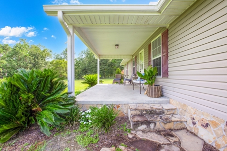 3 Br/2 Bath On 4 Acres With 30 X 50 Enclosed Metal Building - image 20