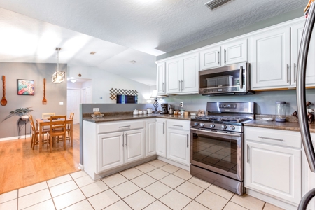 3 Br/2 Bath On 4 Acres With 30 X 50 Enclosed Metal Building - image 31