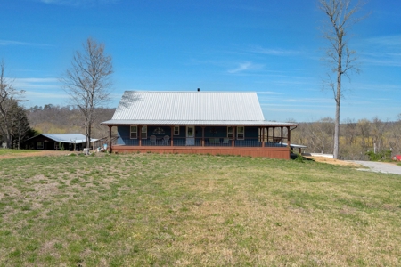 Country Home for Sale in Hickman County, Tennessee - image 9