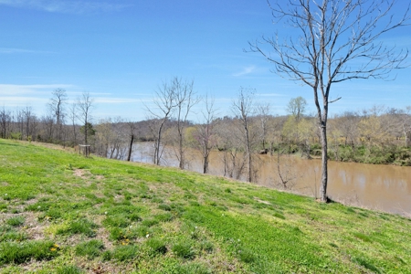 Country Home for Sale in Hickman County, Tennessee - image 5