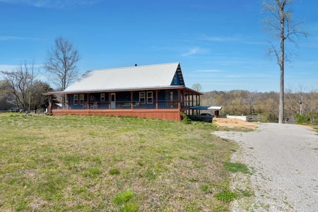 Country Home for Sale in Hickman County, Tennessee - image 10