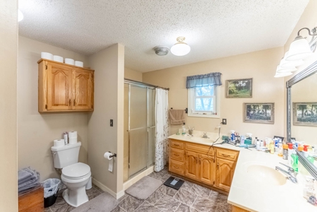 Country Home and Acreage/Farm in the Missouri Ozarks - image 18