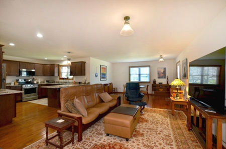 3 Bedroom 3 Bath home With Golf Course Access in WI for sale - image 6