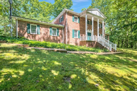 Country Home for Sale in Lewis County, Tennessee - image 1