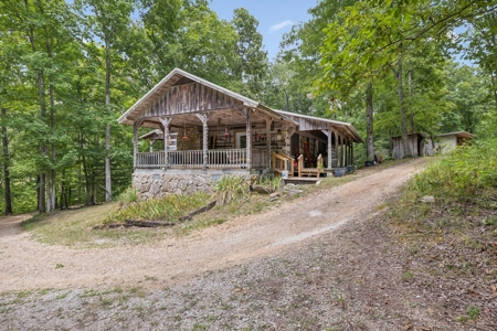 Country Home for Sale in Hickman County, Tennessee - image 1