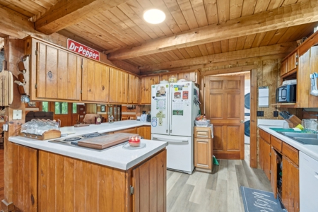 Country Home for Sale in Hickman County, Tennessee - image 19