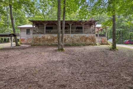 Country Home for Sale in Hickman County, Tennessee - image 3
