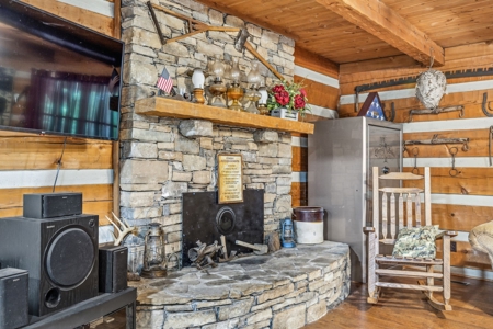 Country Home for Sale in Hickman County, Tennessee - image 16
