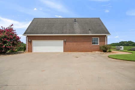 Beautiful Home with 10 Fenced Acres in Shelby NC - image 14