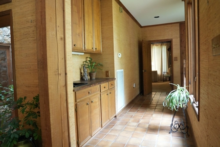 House 5000 Sq Ft 5 Br 4.5 Bath SW MS with 7.6 Acres - image 37