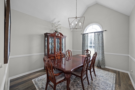 Charming Home for Sale w/ Bonus Room & Pool in Milan, TN - image 3