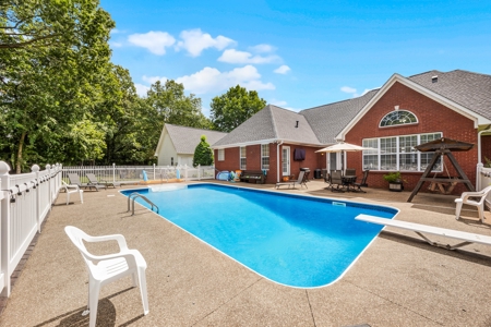 Charming Home for Sale w/ Bonus Room & Pool in Milan, TN - image 23