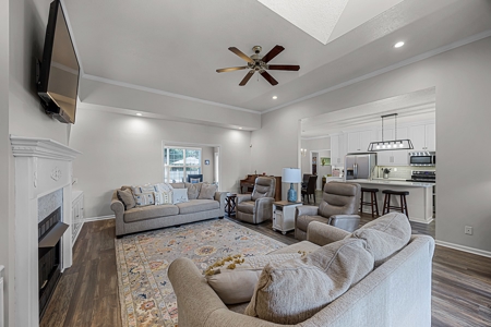 Charming Home for Sale w/ Bonus Room & Pool in Milan, TN - image 5