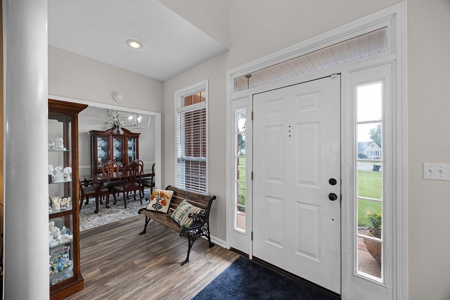 Charming Home for Sale w/ Bonus Room & Pool in Milan, TN - image 2