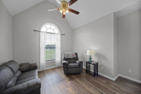 Charming Home for Sale w/ Bonus Room & Pool in Milan, TN - image 18
