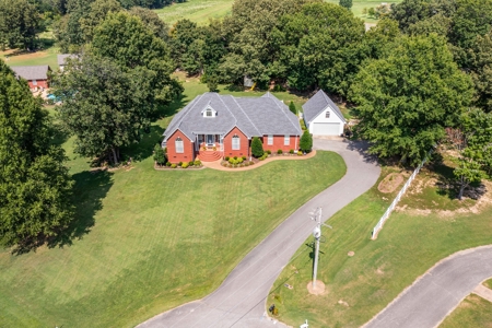 Charming Home for Sale w/ Bonus Room & Pool in Milan, TN - image 28