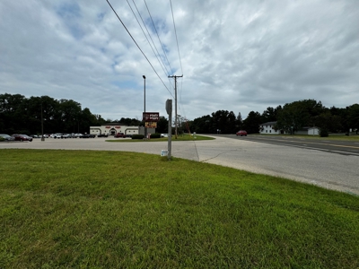 Prime Commercial Location off Hwy 51 in Poynette WI - image 1