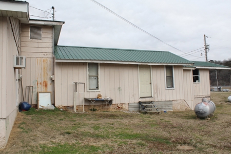Residence in Gainesville, MO with Income Producing Potential - image 39