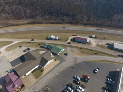 Residence in Gainesville, MO with Income Producing Potential - image 1