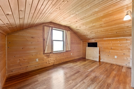36 +/- acre dream hunting property and home Baraboo, WI - image 33