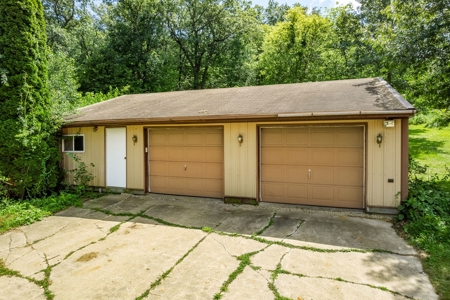 36 +/- acre dream hunting property and home Baraboo, WI - image 43