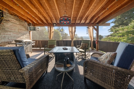 Home For Sale in Kalama, WA! - image 9