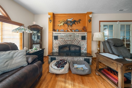 Home For Sale in Kalama, WA! - image 5