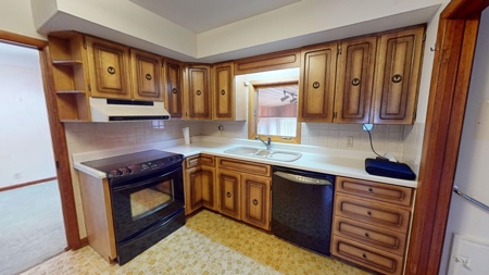 Home in Sarnia for Sale by Online Auction - image 11