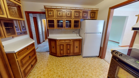 Home in Sarnia for Sale by Online Auction - image 9