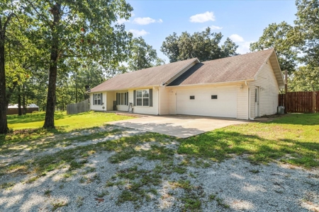 Charming Hobby Farm in West Plains, Howell County, Missouri - image 2