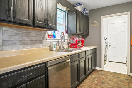 Charming Hobby Farm in West Plains, Howell County, Missouri - image 9