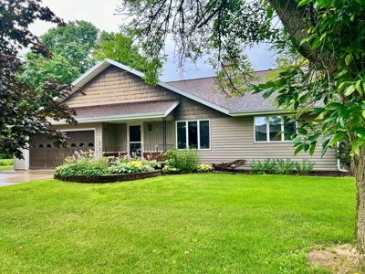 Home For Sale on the City of Manawa - image 4