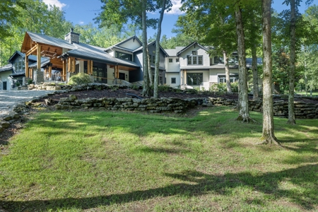 Exquisite Franklin Estate with Guest House and Resort-Style - image 2