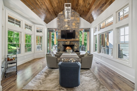 Exquisite Franklin Estate with Guest House and Resort-Style - image 7