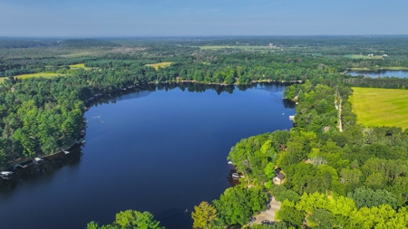 Waterfront Home For Auction on Emerald Lake in Mt. Morris WI - image 25