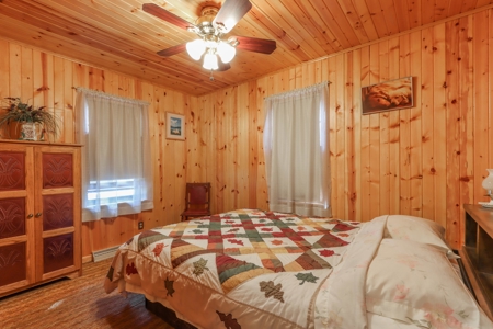 Waterfront Home For Auction on Emerald Lake in Mt. Morris WI - image 39