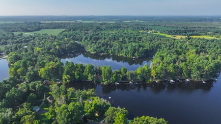 Waterfront Home For Auction on Emerald Lake in Mt. Morris WI - image 24