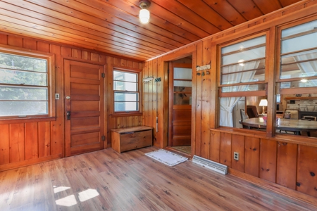 Waterfront Home For Auction on Emerald Lake in Mt. Morris WI - image 33