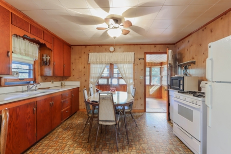 Waterfront Home For Auction on Emerald Lake in Mt. Morris WI - image 37