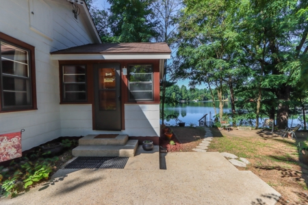 Waterfront Home For Auction on Emerald Lake in Mt. Morris WI - image 16