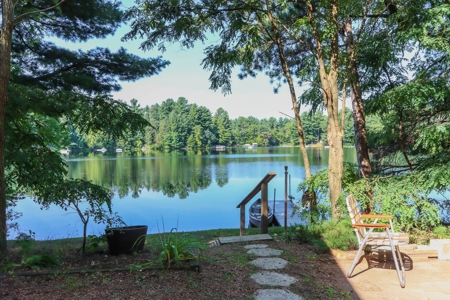 Waterfront Home For Auction on Emerald Lake in Mt. Morris WI - image 18