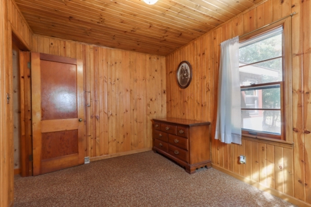Waterfront Home For Auction on Emerald Lake in Mt. Morris WI - image 10