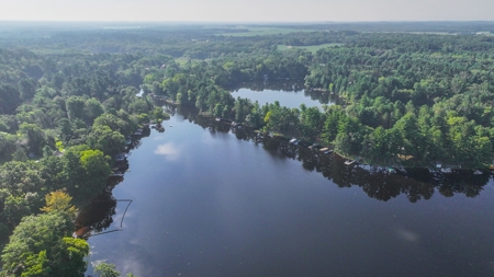 Waterfront Home For Auction on Emerald Lake in Mt. Morris WI - image 41
