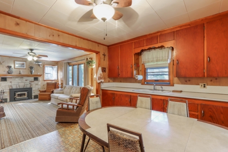 Waterfront Home For Auction on Emerald Lake in Mt. Morris WI - image 12