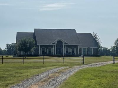 Ranch with Custom Home & Hunting Near Broken Bow Lake, OK - image 1