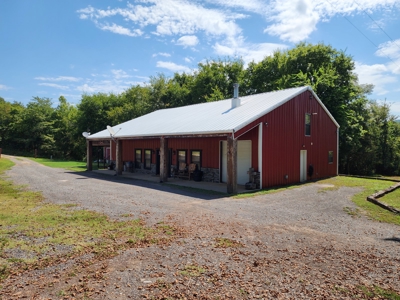 Country Home, Acreage & Shop – National Forest Area - image 1