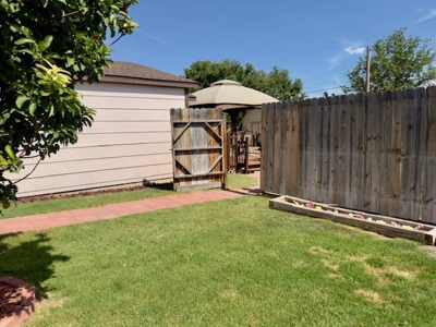 Remarkable 3 BR 2 Bath Home in Iraan, TX - image 38