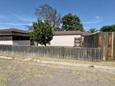 Remarkable 3 BR 2 Bath Home in Iraan, TX - image 7